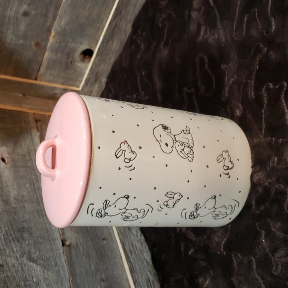 Peanuts Easter beagle ceramic storage canister  with pink lid NWT - Picture 3 of 5